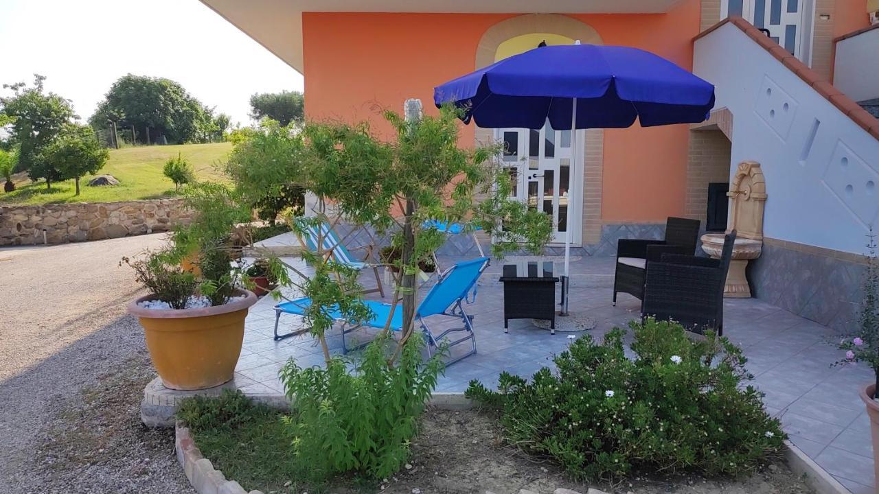 B&B I Tre Ulivi Morro d'Oro Ngoại thất bức ảnh